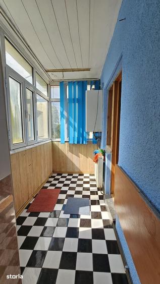 2 camere decomandat 54mp etaj intermediar bloc '86 zona Cug - 1