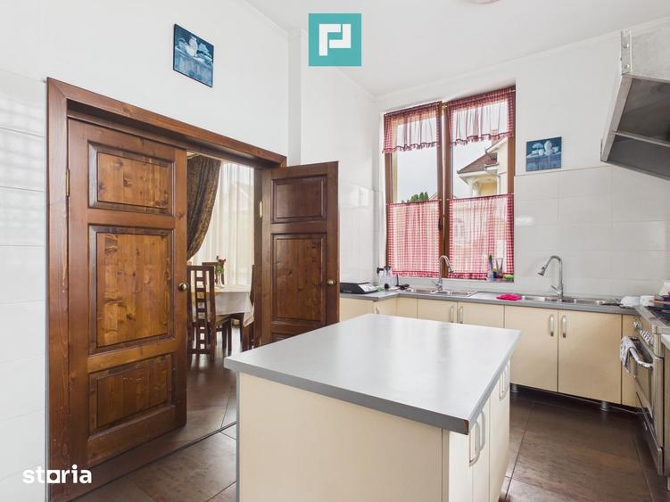 Spațiu comercial, de 650 mp, în Sânmartin