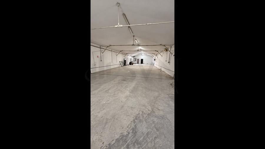 Spațiu comercial, de 932 mp, în Vest