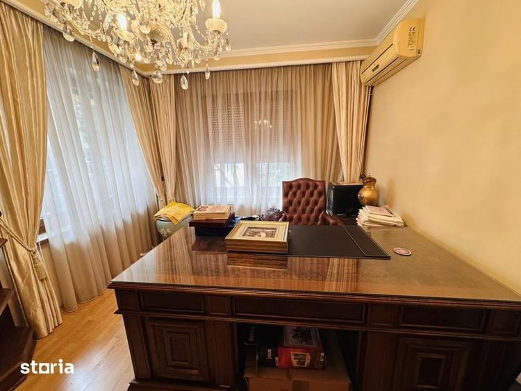 Casă cu 10 camere cu Teren 2000 Mp în Chiajna
