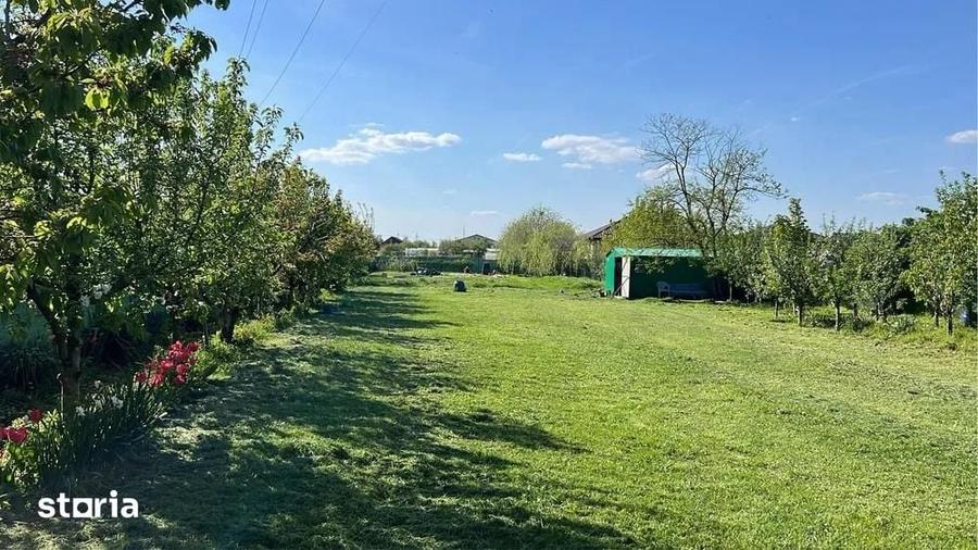 Teren de 2000 mp, în Central