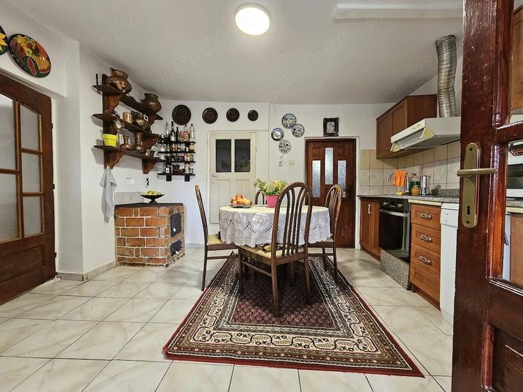 Casă cu 3 camere cu Teren 5587 Mp în Sânpetru Mic