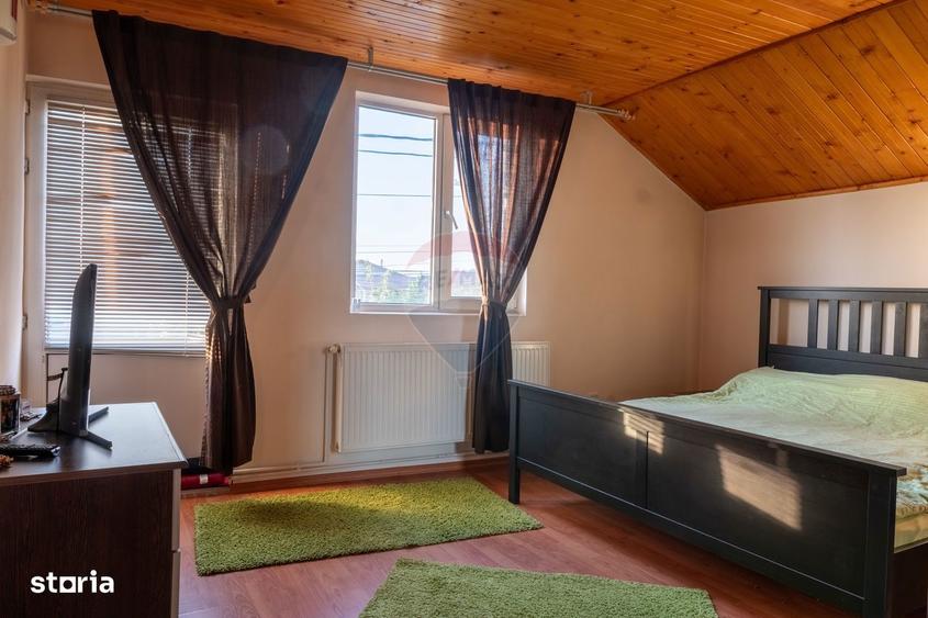 Casă cu 5 camere cu Teren 430 Mp în Central