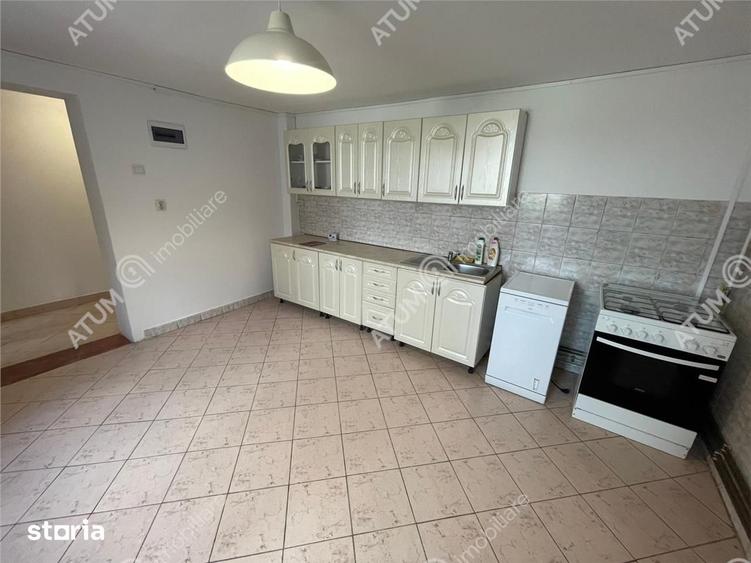 Casă cu 5 camere cu Teren 483 Mp în Trei Stejari
