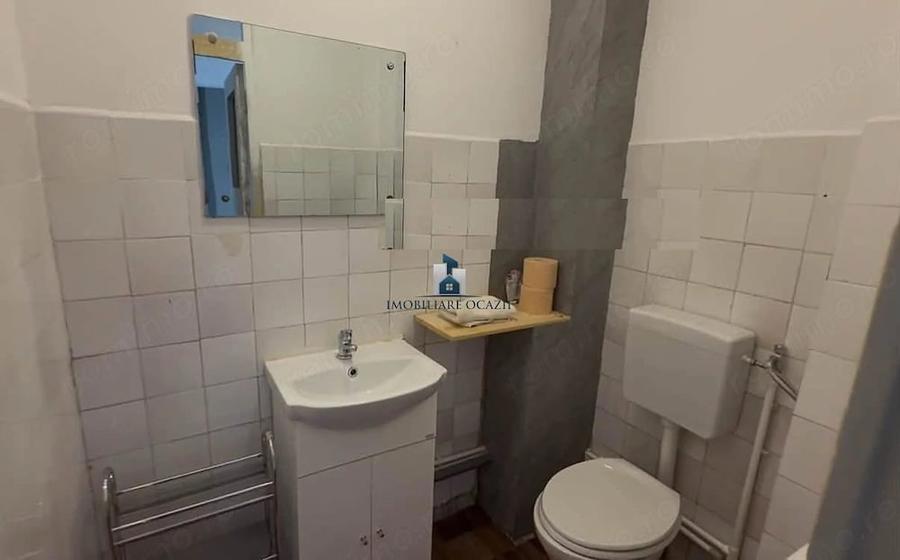 Apartament cu 3 camere decomandat în Berceni