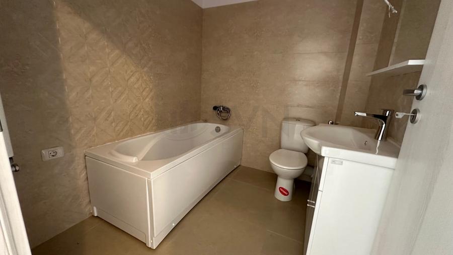 Apartament cu 3 camere decomandat în Fundeni