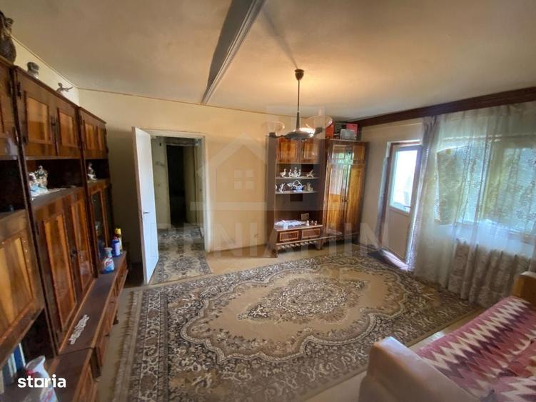 Apartament cu 2 camere semidecomandat în Rovine
