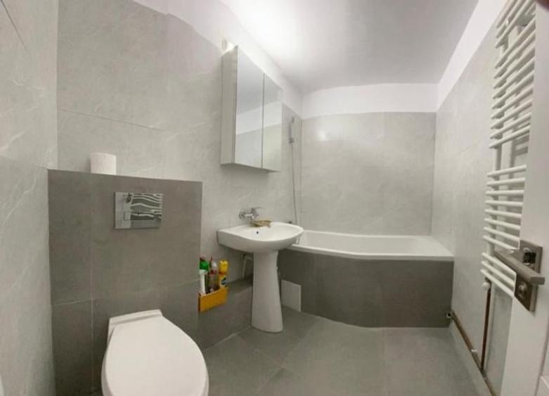 Apartament cu 2 camere semidecomandat, mobilat în Aviației