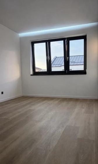 Apartament cu 3 camere în Cetate
