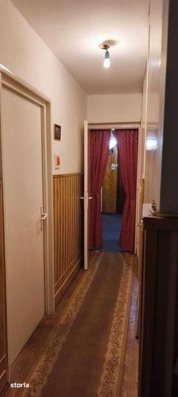 Apartament cu 4 camere decomandat în Vasile Aaron