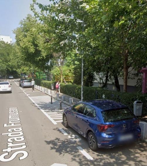 Garsonieră decomandată în Apărătorii Patriei