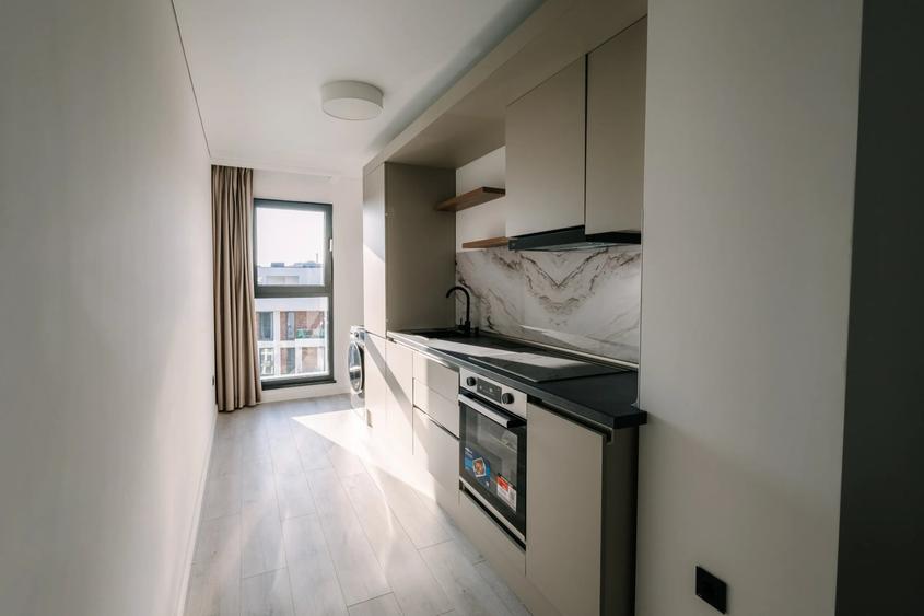Apartament cu 3 camere semidecomandat, mobilat în Zorilor