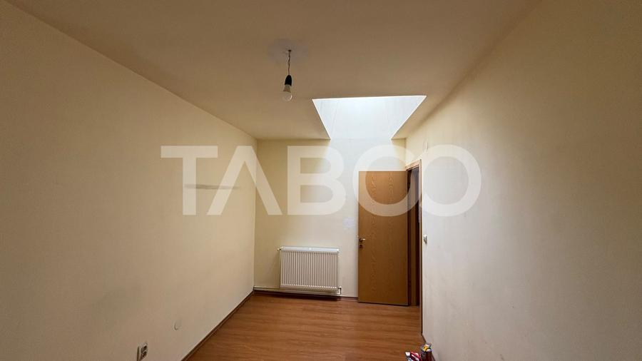 Apartament cu 3 camere decomandat în Trei Stejari