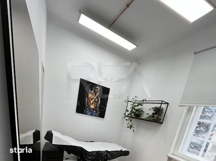 Apartament cu 4 camere semidecomandat în Romană