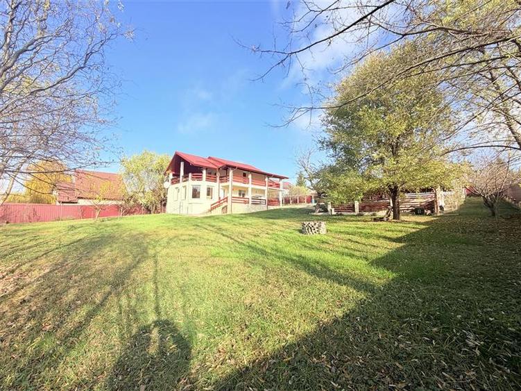 Casă individuală cu 4 camere cu Teren 1670 Mp în Bârnova