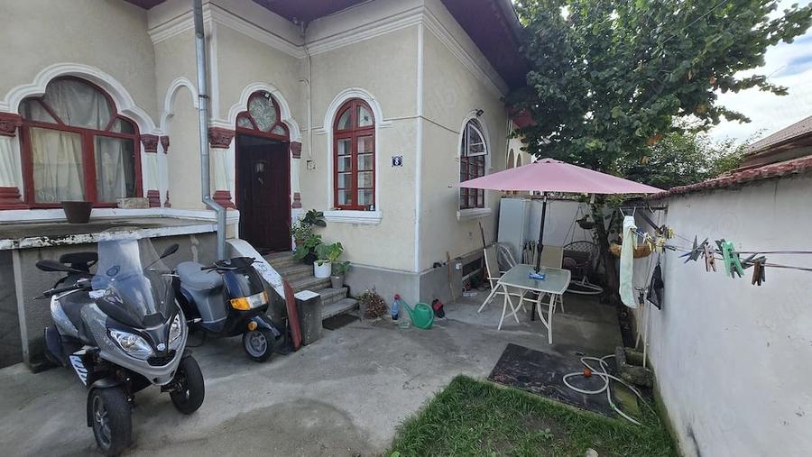 Casă cu 2 camere cu Teren 128 Mp în Central
