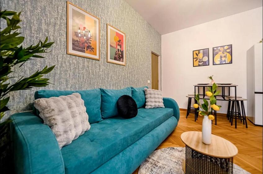 Apartament cu 2 camere semidecomandat în P-ța Romană