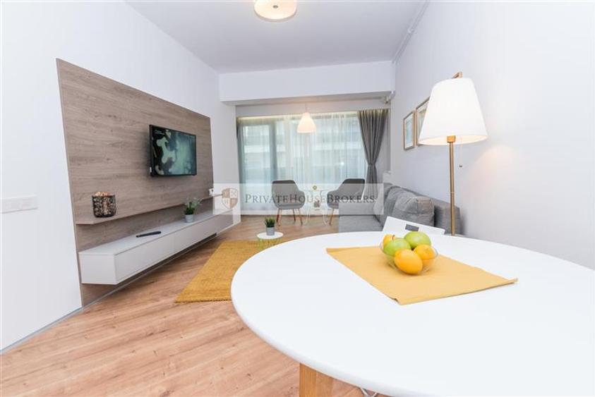 Apartament cu 2 camere semidecomandat, mobilat în Pipera