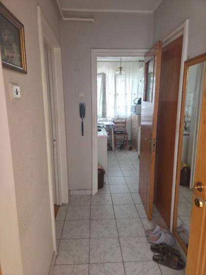 Apartament cu 2 camere semidecomandat în Unirii Sud