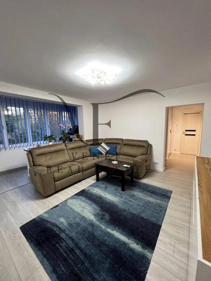 Apartament cu 3 camere decomandat în Obor