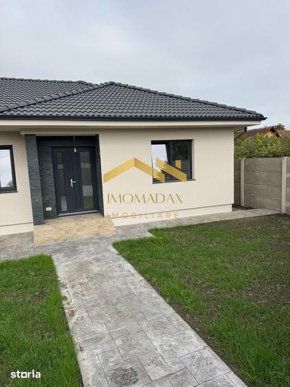 Casă cu 4 camere cu Teren 400 Mp în Sânmihaiu Român