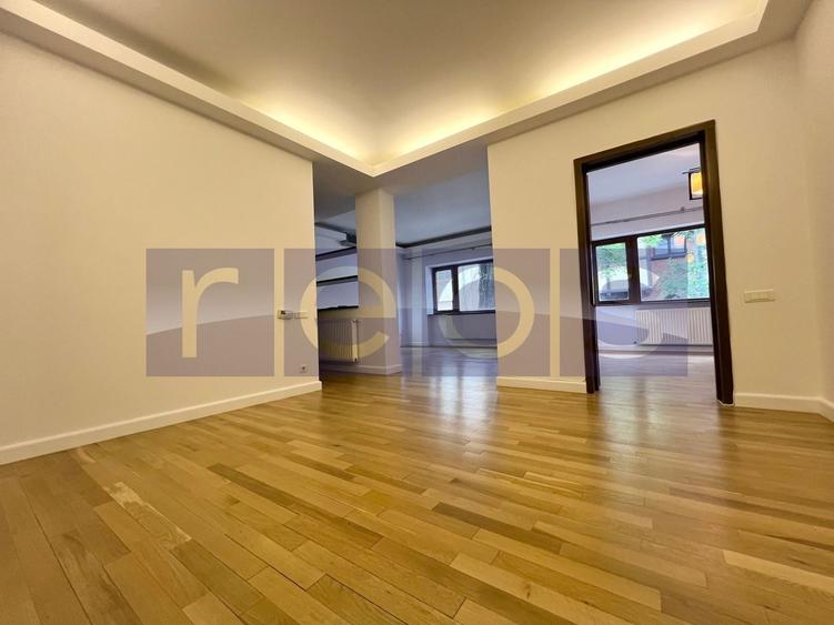 Apartament cu 3 camere semidecomandat în Primăverii