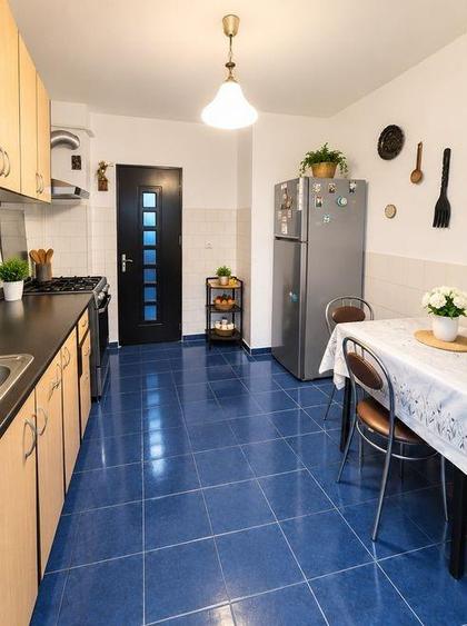 Apartament cu 3 camere decomandat în Tătărași