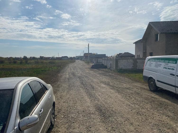Teren de 3700 mp, în Mărăcineni