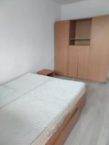 Apartament cu 2 camere decomandat în Exterior Vest