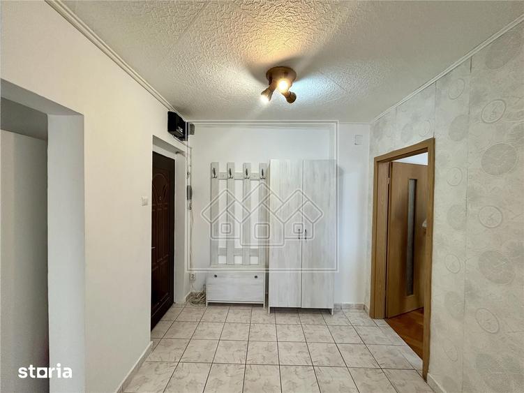 Apartament 2 camere, decomandat, la cheie, zona buna - 9