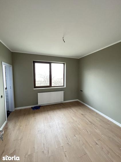 Casă cu 4 camere cu Teren 476 Mp în Central