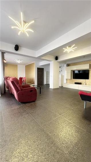 Apartament cu 4 camere decomandat, mobilat în Nord