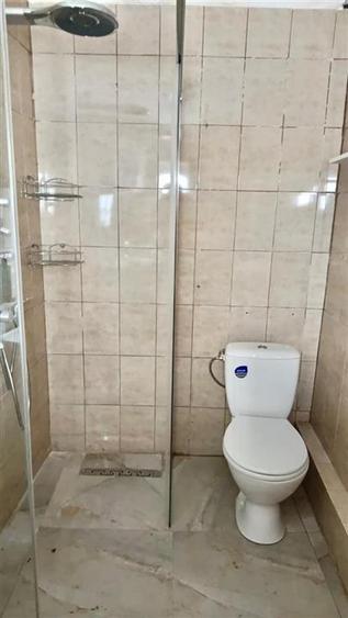 Casă individuală cu 5 camere cu Canalizare în Ultracentral