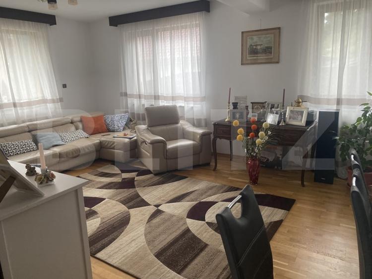 Casă individuală cu 7 camere cu Canalizare în Exterior Vest