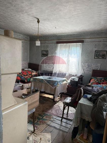 Casă individuală cu 4 camere cu Teren 3362 Mp în Mireșu Mare