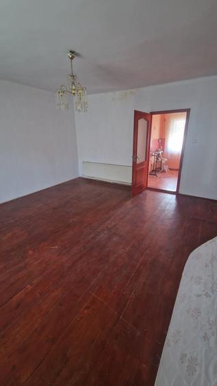 Casă cu 4 camere în Dara