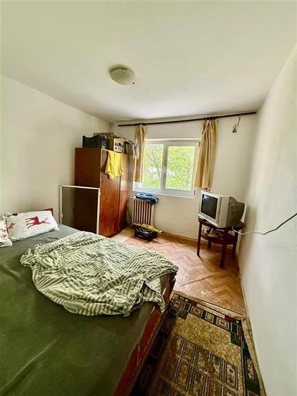Apartament cu 2 camere decomandat în Podul de Fier