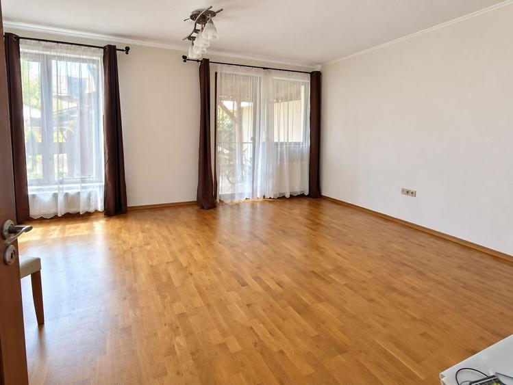 Duplex cu 4 camere cu Teren 200 Mp în Florești