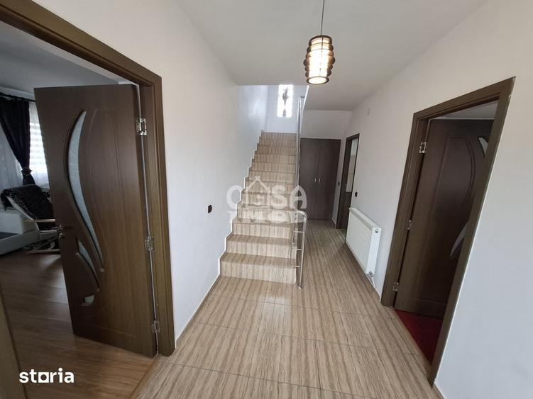 Casă cu 4 camere cu Teren 452 Mp în Aninoasa