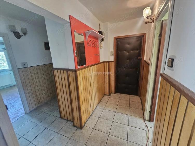 Apartament cu 4 camere decomandat, mobilat în Micro IV
