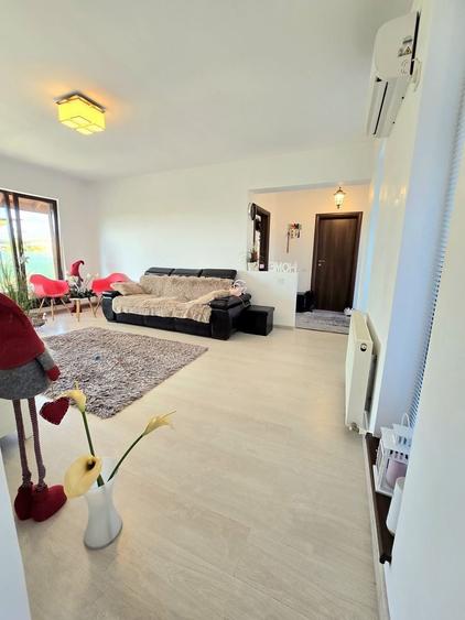 Duplex cu 3 camere cu Canalizare în Balotești