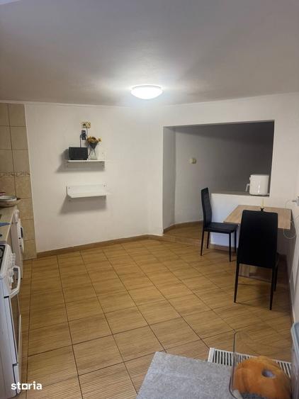 Casă cu 6 camere cu Teren 404 Mp în Buna Vestire