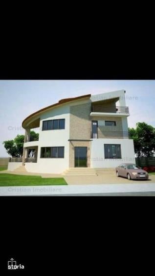Casă cu 4 camere cu Teren 500 Mp în Central
