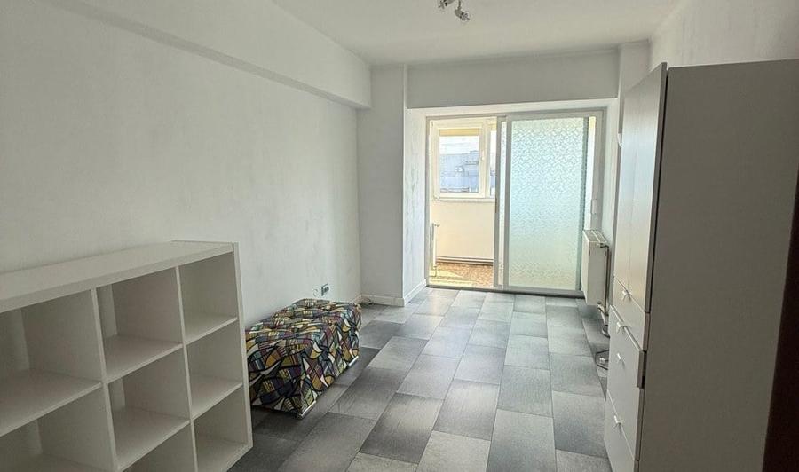 Apartament cu 3 camere în Victoriei