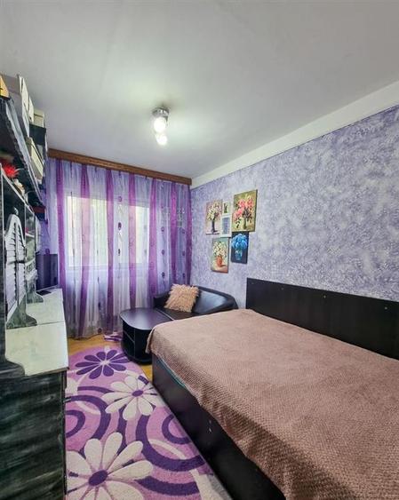 Apartament cu 3 camere decomandat, mobilat în Mircea cel Bătrân
