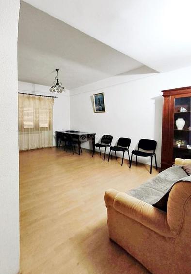 Casă individuală cu 5 camere cu Canalizare în Copou