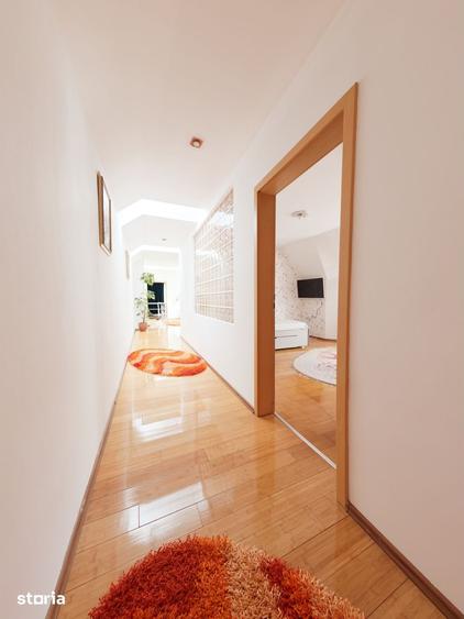Casă cu 4 camere cu Teren 960 Mp în Central
