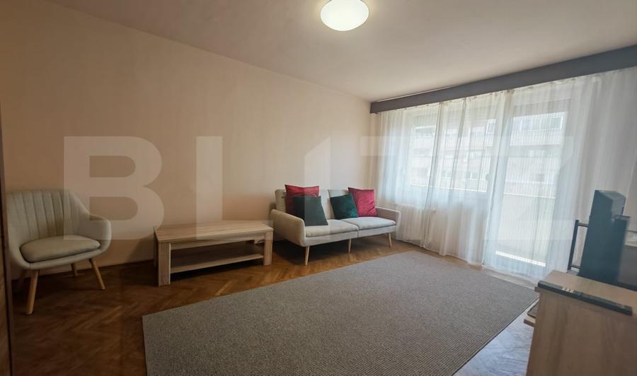 Apartament cu 3 camere decomandat, mobilat în Central