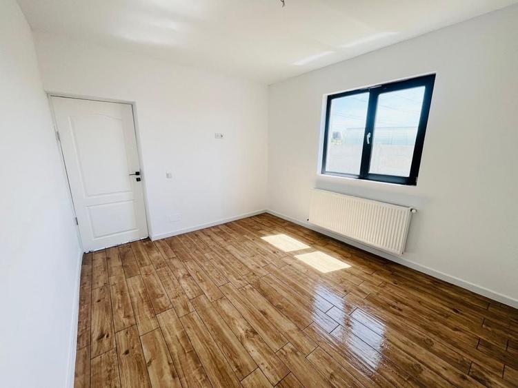 Casă cu 4 camere în Șimnicu de Sus