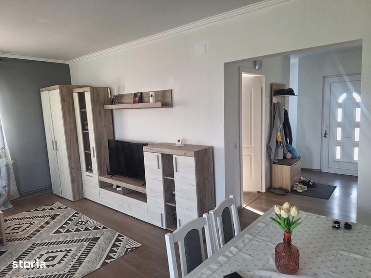 Casă cu 4 camere în Micești